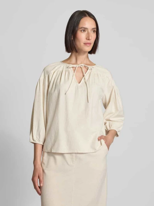 Zdjęcie produktu Bluzka o kroju regular fit z dekoltem w serek model ‘PRISILLA’ Vila Beżowy
