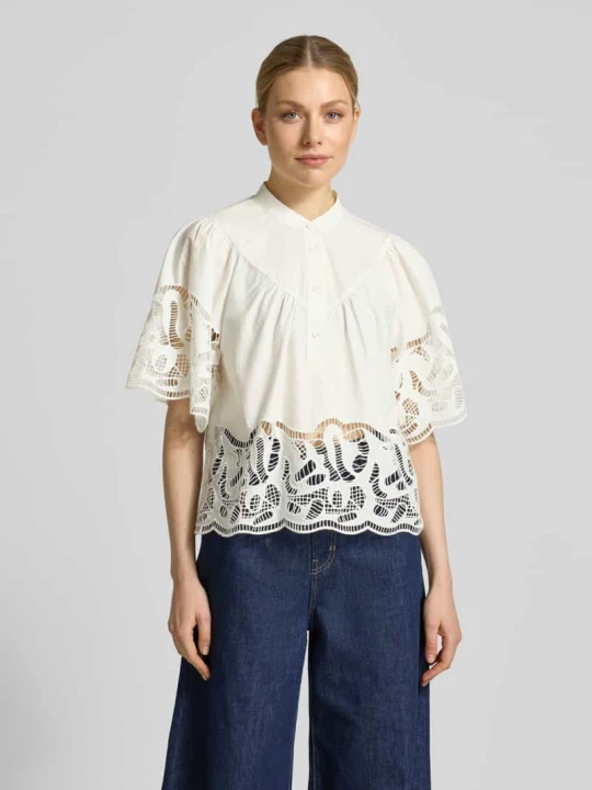 Zdjęcie produktu bluzka o kroju regular fit z koronką model 'LINDA' Suncoo Biały