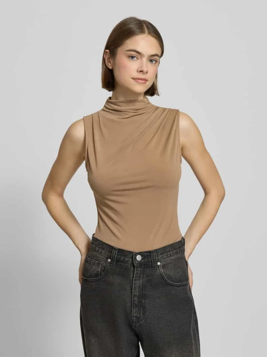 Zdjęcie produktu Koszulka o kroju shaped fit bez rękawów Model „MADISON” Pieces
