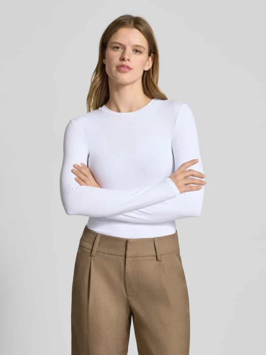 Zdjęcie produktu Bluzka z długim rękawem o kroju slim fit z okrągłym dekoltem model „LULA” Pieces Biały