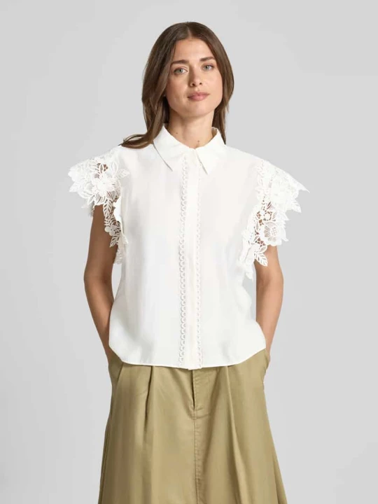 Zdjęcie produktu Bluzka w kroju regular fit z koronkowym wykończeniem model 'MOLLY' CPH MUSE Złamany biały
