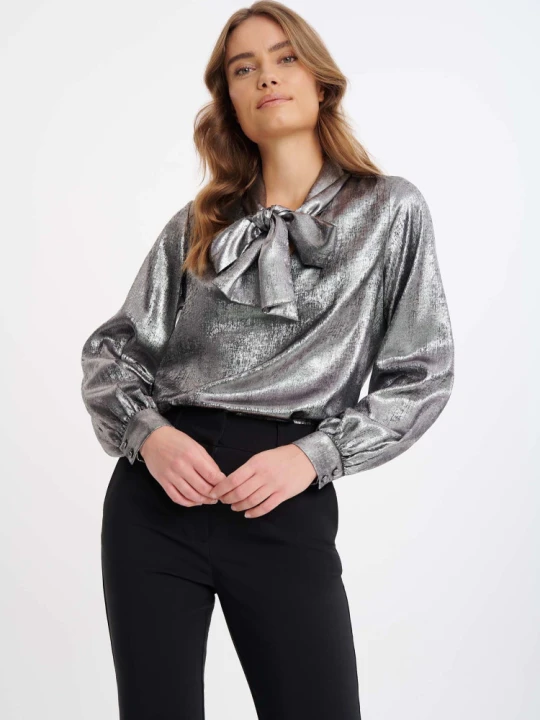 Zdjęcie produktu Bluzka z błyszczącego materiału Greenpoint czarny