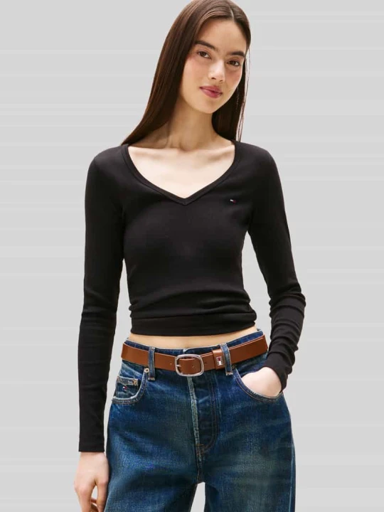Zdjęcie produktu bluzka z długim rękawem o kroju slim fit z detalem z logo Tommy Jeans Czarny