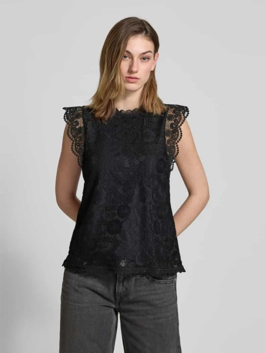 Zdjęcie produktu Top bluzkowy o kroju shaped fit z obszyciem koronką model 'OLLINE' Pieces Czarny