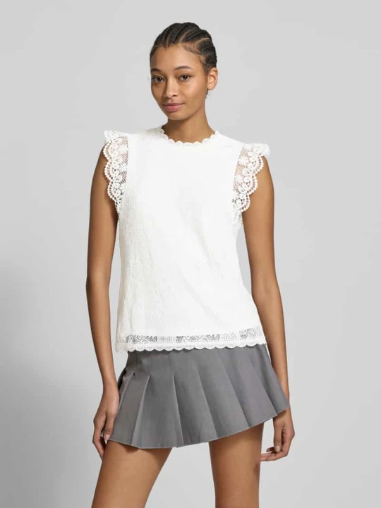 Zdjęcie produktu Top bluzkowy o kroju shaped fit z koronkowym obszyciem model ‘OLLINE’ Pieces Biały