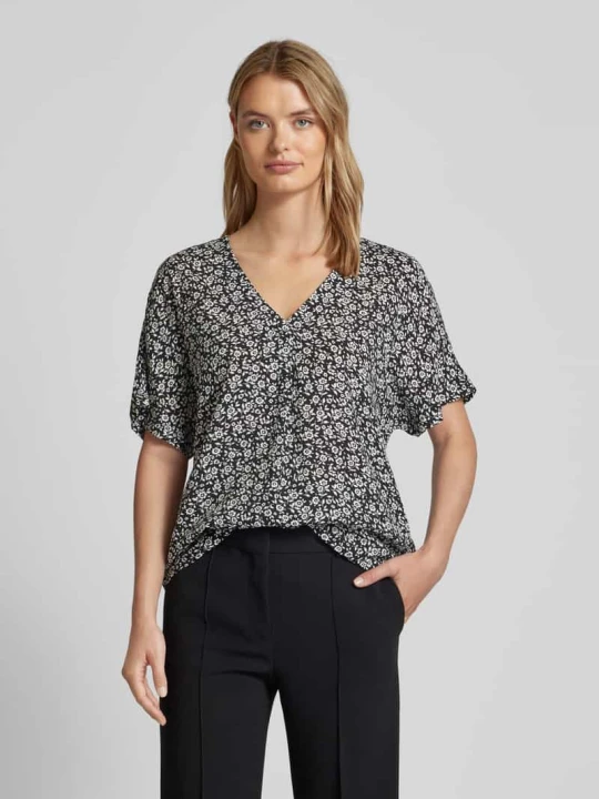 Zdjęcie produktu Bluzka o luźnym kroju z wiskozy z dekoltem w serek model ‘EASY’ Vero Moda Czarny