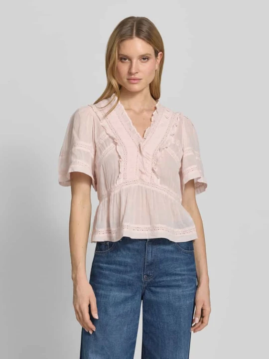 Zdjęcie produktu Bluzkowy T-shirt z szydełkową koronką model 'Evienne' NEO NOIR Mocnoróżowy