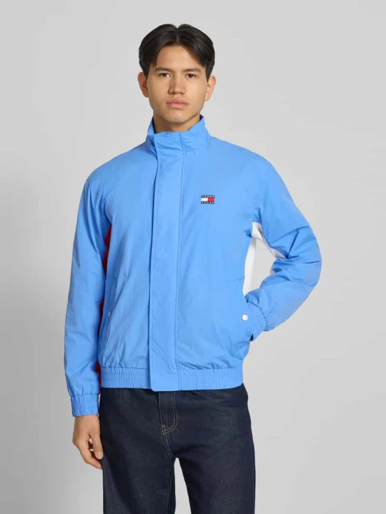 Zdjęcie produktu Bluzon o kroju regular fit z wyhaftowanym logo Tommy Jeans Jasnoniebieski