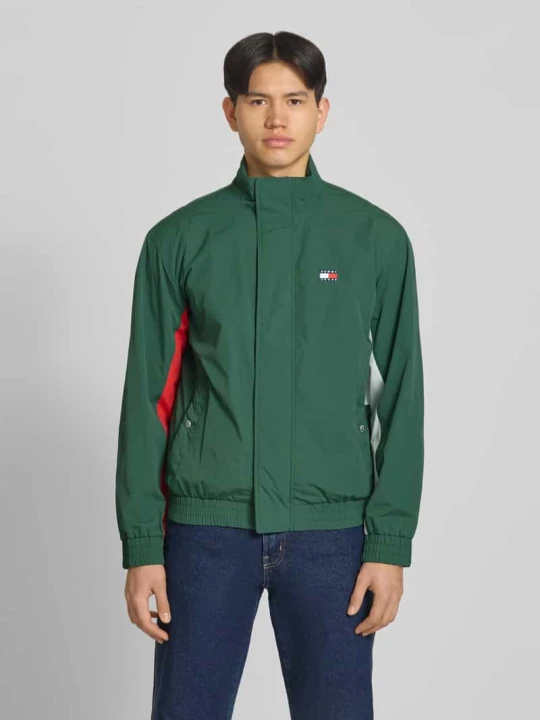 Zdjęcie produktu Bluzon o kroju regular fit z wyhaftowanym logo Tommy Jeans Zielony