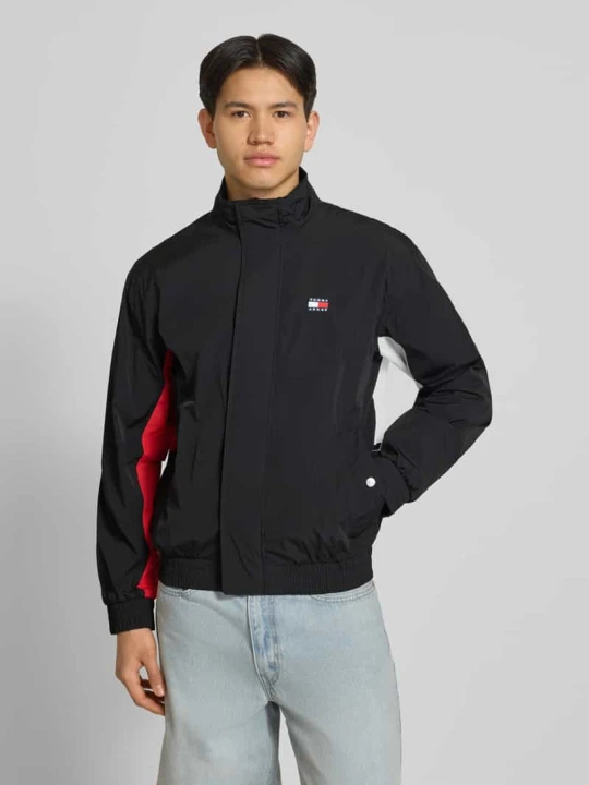 Zdjęcie produktu Bluzon o kroju regular fit z wyhaftowanym logo Tommy Jeans Czarny