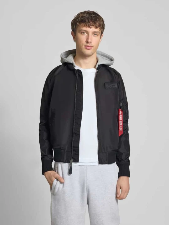 Zdjęcie produktu Bluzon z Przywieszka z logo Model 'MA-1 TT' Alpha Industries Czarny