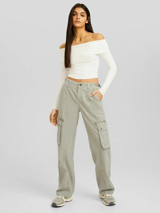 Zdjęcie produktu Bojówki Bershka jasnozielony