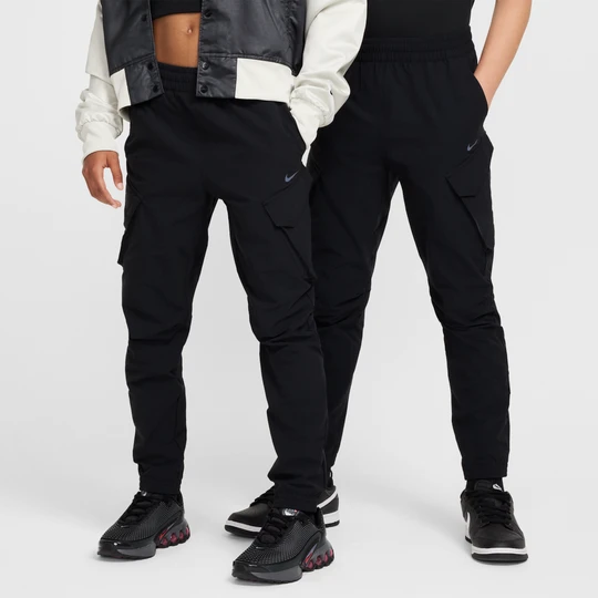 Zdjęcie produktu Bojówki dla dużych dzieci Nike City Utility - Czerń