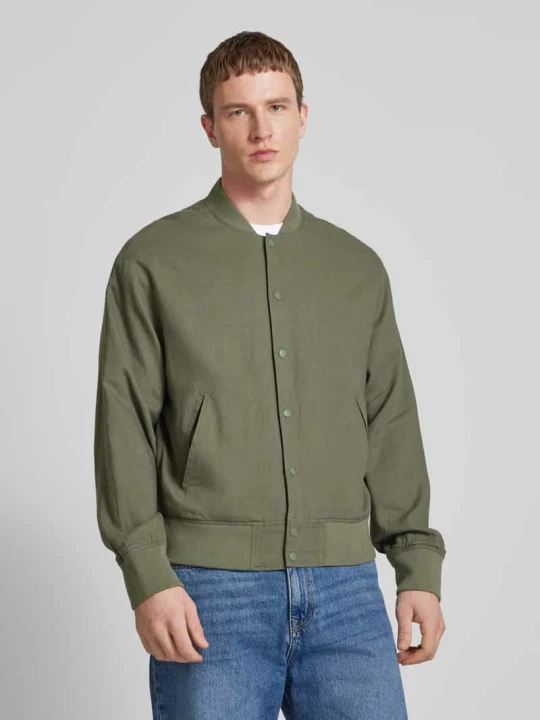 Zdjęcie produktu Bomberka lniana z lamowanymi kieszeniami model ‘ARIO’ Jack&Jones Ciemnozielony
