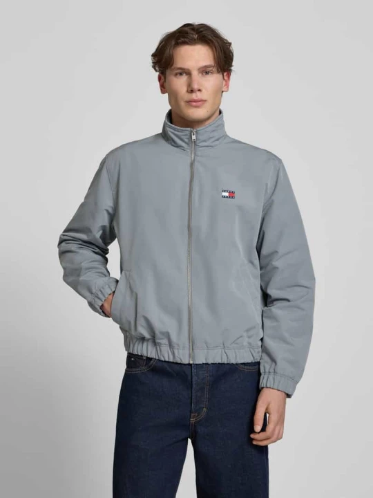 Zdjęcie produktu bomberka w kroju regular fit z wyhaftowanym logo Tommy Jeans Średnioszary