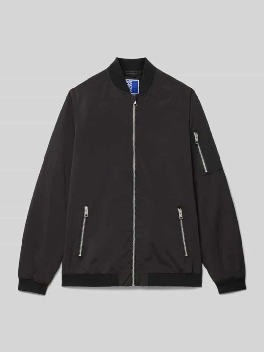 Zdjęcie produktu Bomberka z kieszeniami zapinanymi na zamek błyskawiczny model ‘ERUSH’ Jack&Jones Czarny