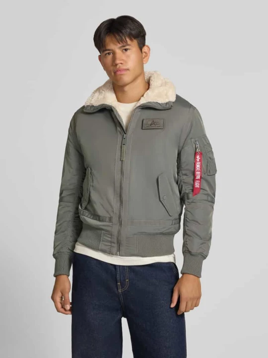 Zdjęcie produktu Bomberka z naszywką z logo i kołnierzykiem typu kent Alpha Industries Oliwkowy