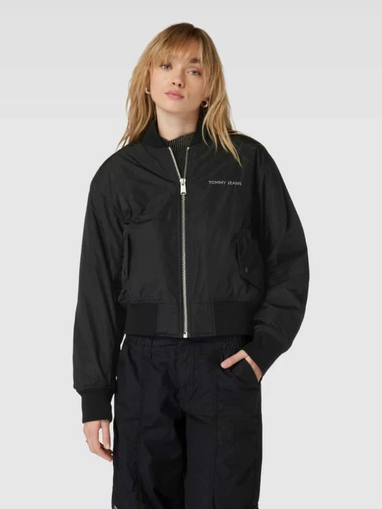 Zdjęcie produktu Bomberka z wyhaftowanym logo Tommy Jeans Czarny