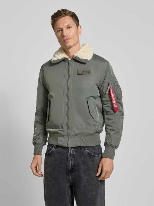 Zdjęcie produktu Bomberka z zamkiem błyskawicznym i naszywką z logo Alpha Industries Oliwkowy