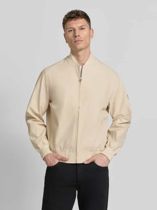 Zdjęcie produktu bomberka ze stójką model 'BLAASPEN' Jack&Jones Piaskowy