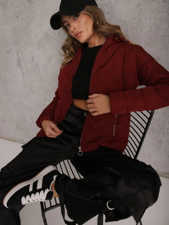 Zdjęcie produktu Bordowa Pikowana Kurtka Przejściowa z Kapturem z Możliwością Odpięcia Olantta Romee's