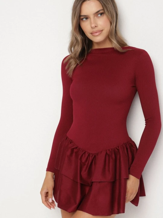 Zdjęcie produktu Bordowa Rozkloszowana Sukienka z Długim Rękawem i Falbanką Reonaria New Fashion