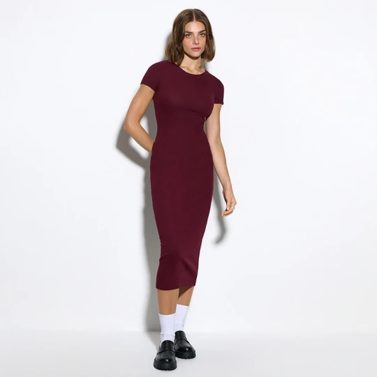 Zdjęcie produktu Bordowa sukienka bodycon midi z krótkim rękawem House