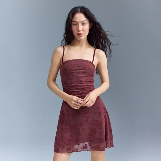 Zdjęcie produktu Bordowa sukienka mini z motywem kwiatowym i tie-dye House fiołkowy