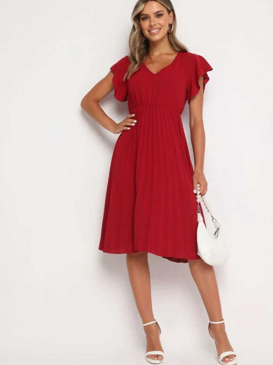 Zdjęcie produktu Bordowa Sukienka Plisowana o Rozkloszowanym Fasonie i Trójkątnym Dekolcie Rissara New Collection