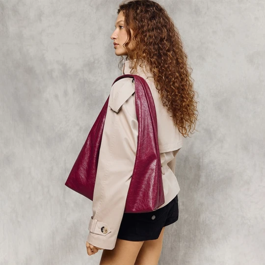 Zdjęcie produktu Bordowa torebka typu hobo House