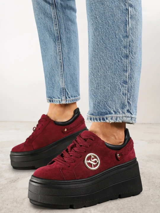Zdjęcie produktu Bordowe Sneakersy Vices na Grubej Podeszwie z Metaliczną Ozdobą Tatorelis