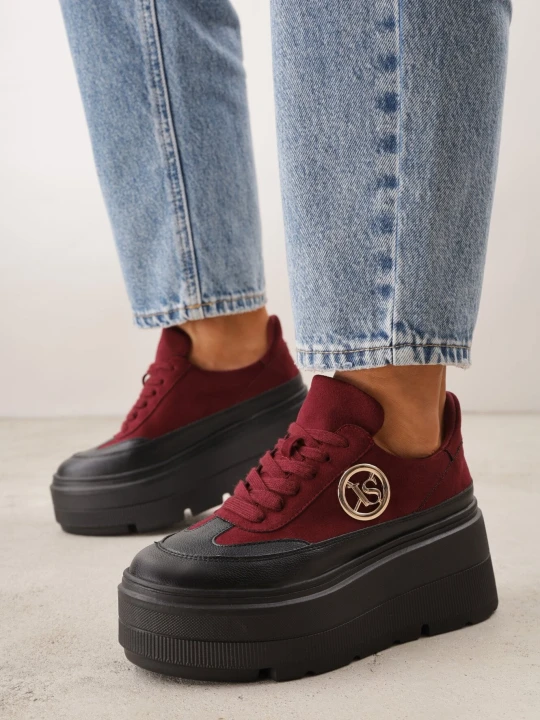 Zdjęcie produktu Bordowe Sneakersy Vices na Platformie Zdobione Okrągłą Aplikacją Wodvire