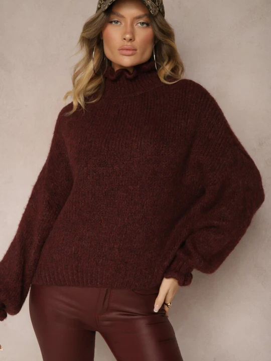 Zdjęcie produktu Bordowy Golf z Wełną i Wiskozą Oversize Ozdobiony przy Dekolcie z Falbanką Ninnatria Jumelle