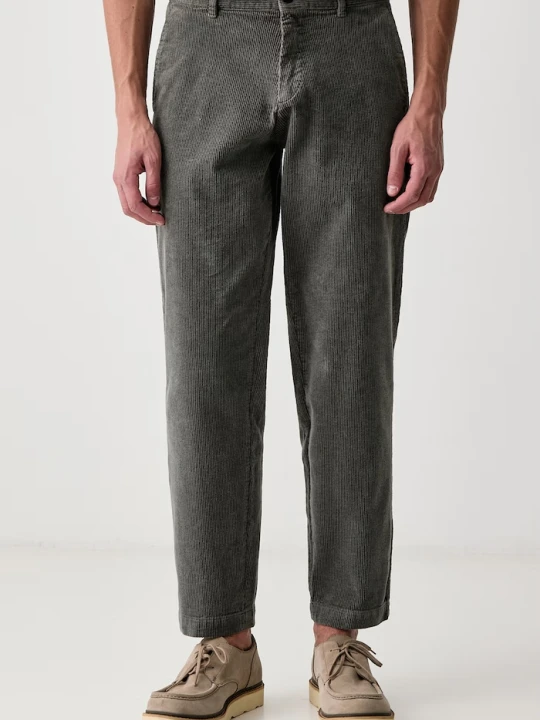 Zdjęcie produktu BOSS Orange spodnie męskie sztruksowe Chino_Tapered_N1 zielony