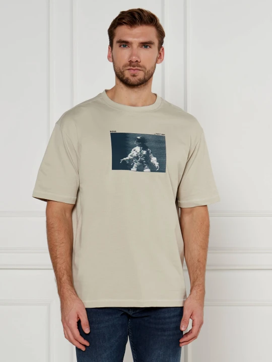 Zdjęcie produktu BOSS ORANGE T-shirt Astronaut | Relaxed fit beżowy
