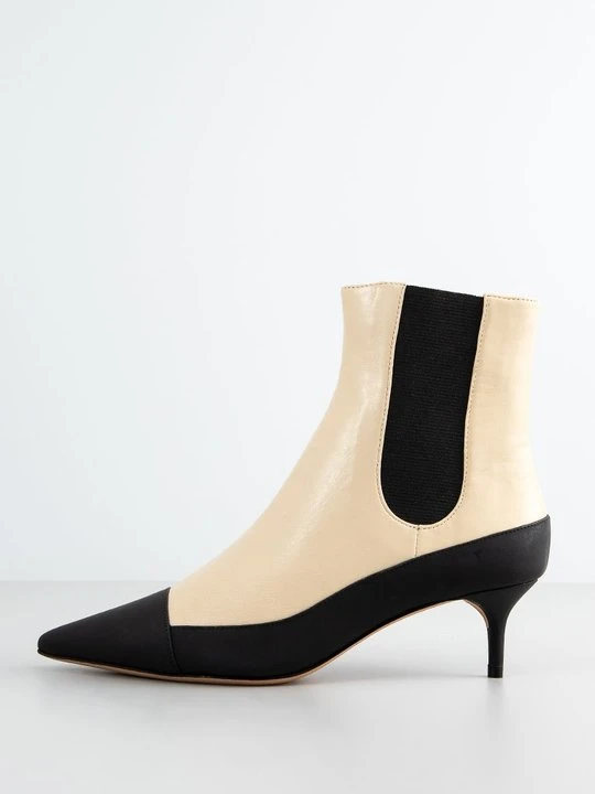 Zdjęcie produktu Botki Alexandre Birman mleczny