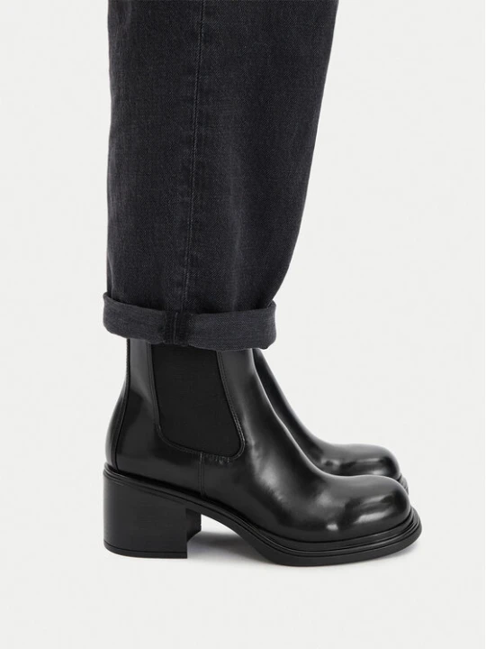 Zdjęcie produktu Botki Armani Exchange XW001643 AF17474 UC001 Czarny