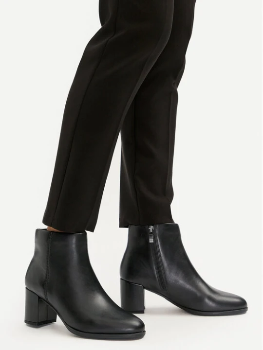 Zdjęcie produktu Botki Clarks Freva55 Zip 261747974 Czarny