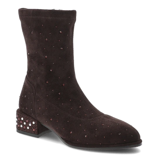 Zdjęcie produktu Botki damskie D&A by S.Barski o eleganckim fasonie z elastyczną cholewką ozdobnymi kryształkami i niskim stabilnym obcasem bordowe CR62-3356 Purple