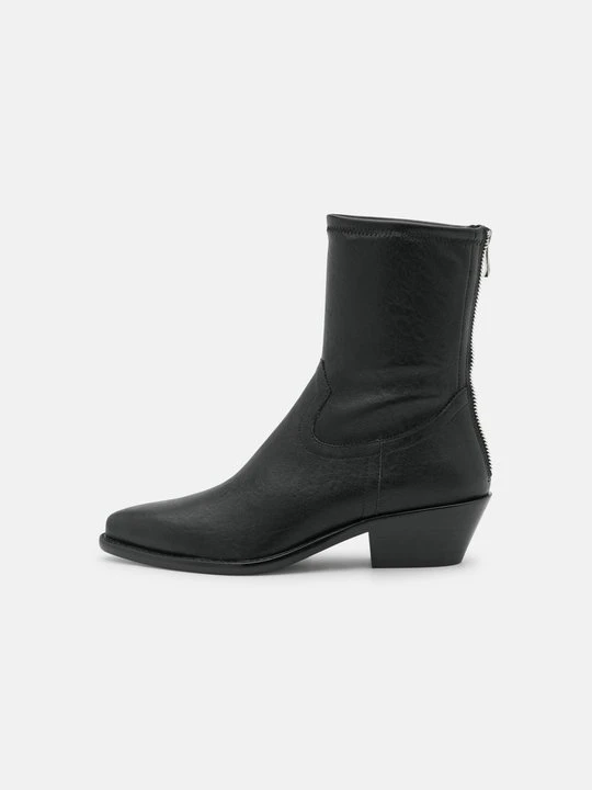 Zdjęcie produktu Botki DKNY czarny