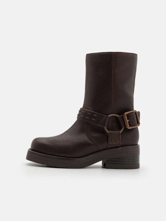 Zdjęcie produktu Botki kowbojki i motocyklowe Clarks brązowy