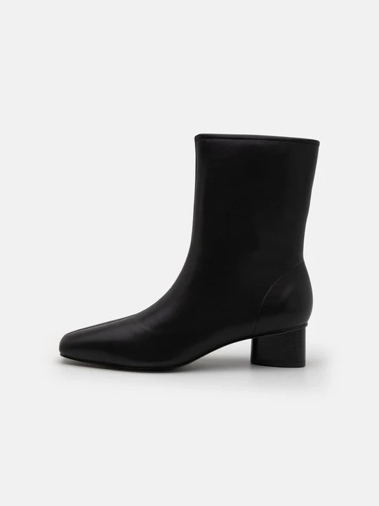 Zdjęcie produktu Botki MAX&Co. czarny
