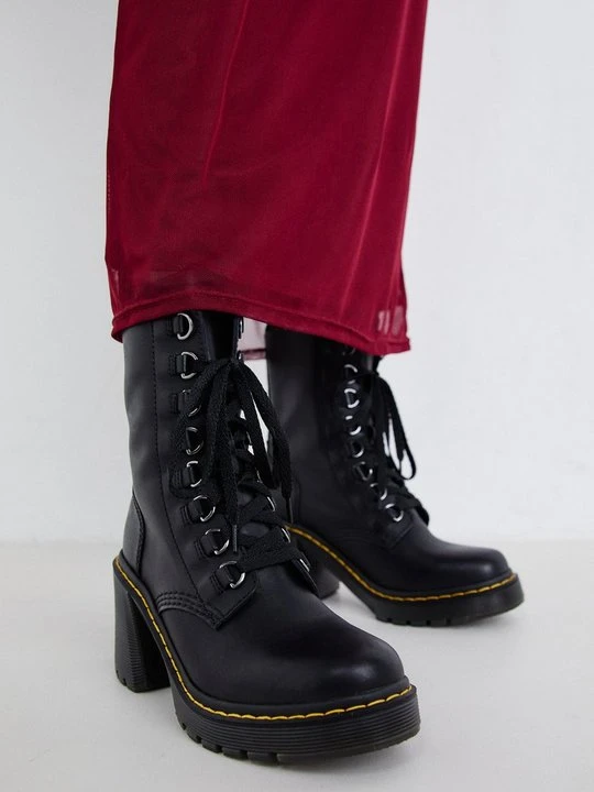 Zdjęcie produktu Botki na obcasie Dr. Martens czarny