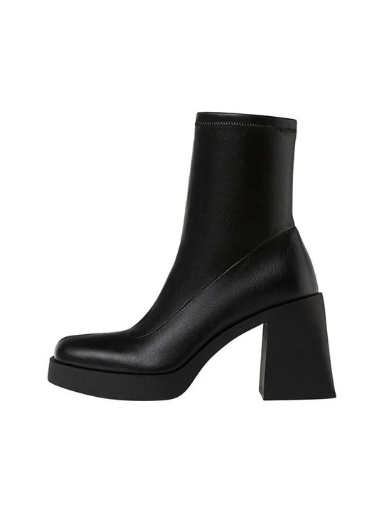 Zdjęcie produktu Botki na obcasie Stradivarius czarny