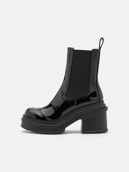 Zdjęcie produktu Botki na platformie Armani Exchange czarny
