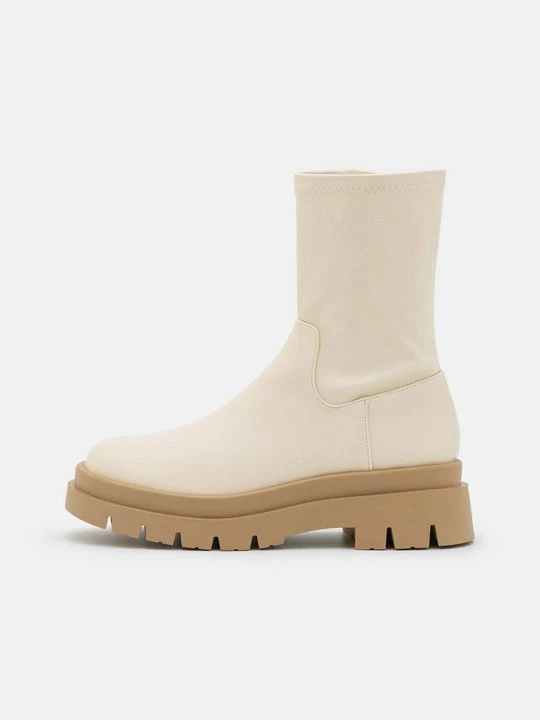 Zdjęcie produktu Botki na platformie Rubi Shoes by Cotton On mleczny