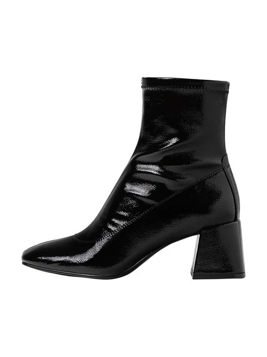 Zdjęcie produktu Botki Stradivarius czarny