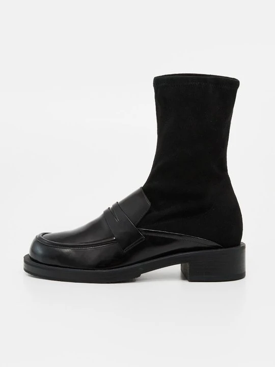 Zdjęcie produktu Botki Stuart Weitzman czarny