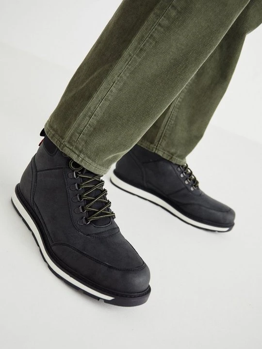 Zdjęcie produktu Botki sznurowane Levi's czarny