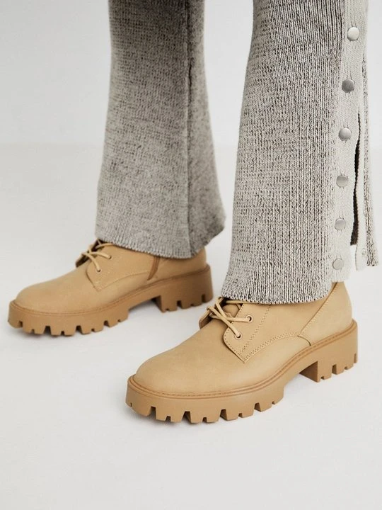 Zdjęcie produktu Botki sznurowane ONLY SHOES By Zalando brązowy